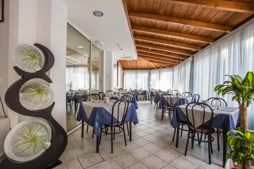 Hotel Nancy Riccione Exterior foto