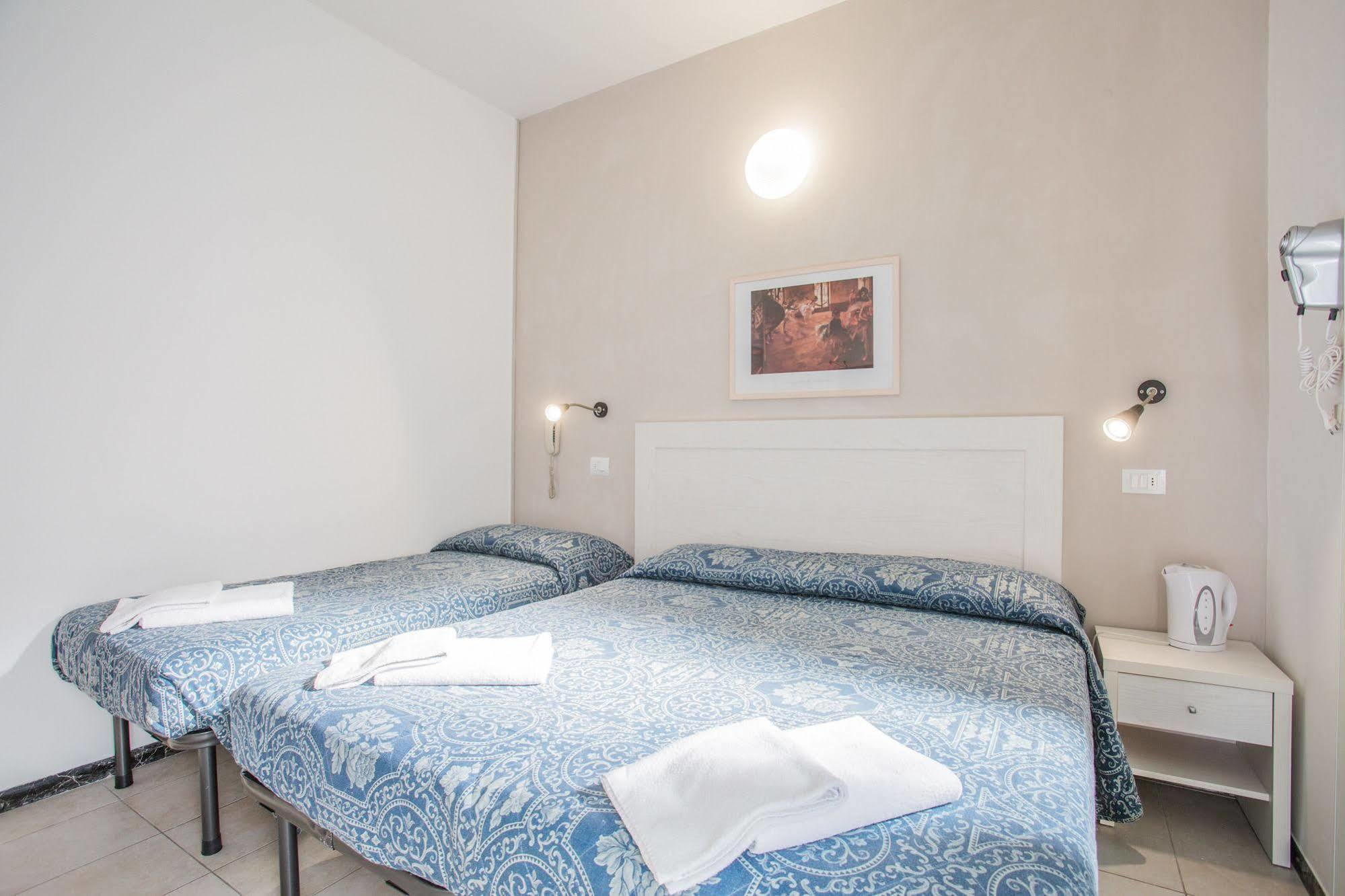 Hotel Nancy Riccione Exterior foto