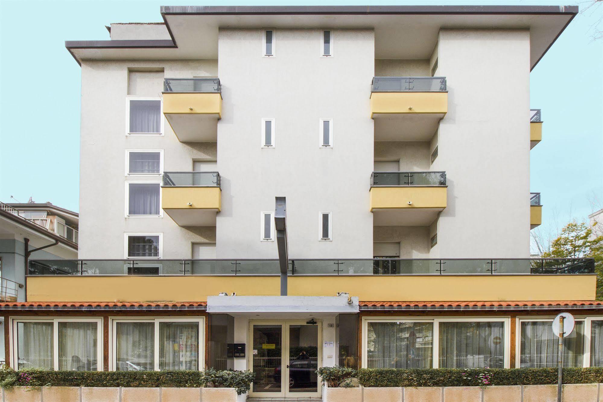 Hotel Nancy Riccione Exterior foto