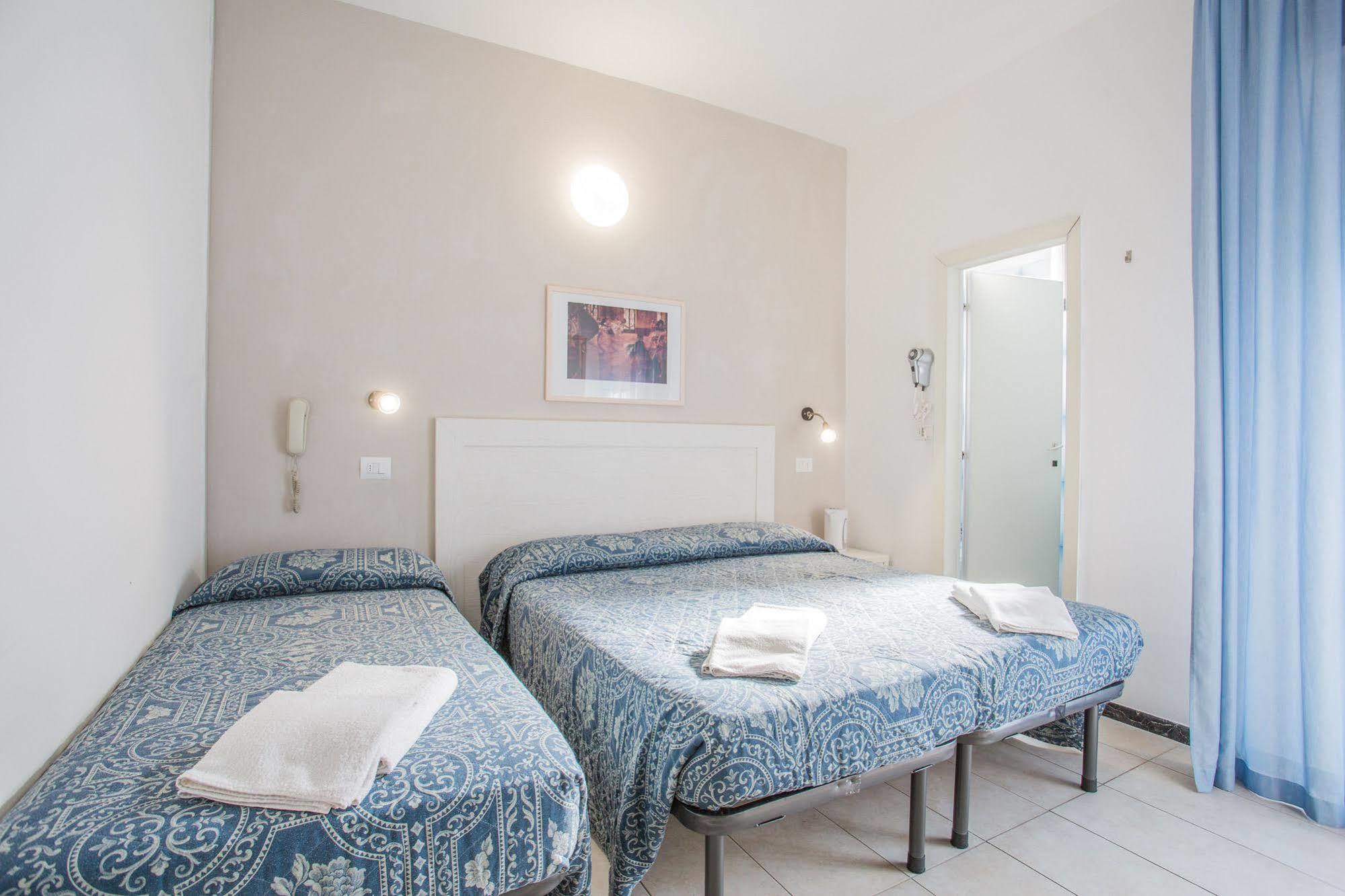 Hotel Nancy Riccione Exterior foto